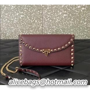 Good Looking Valentino Rockstud Wallet with Chain in Grainy Calfskin 059 Burgundy 2024