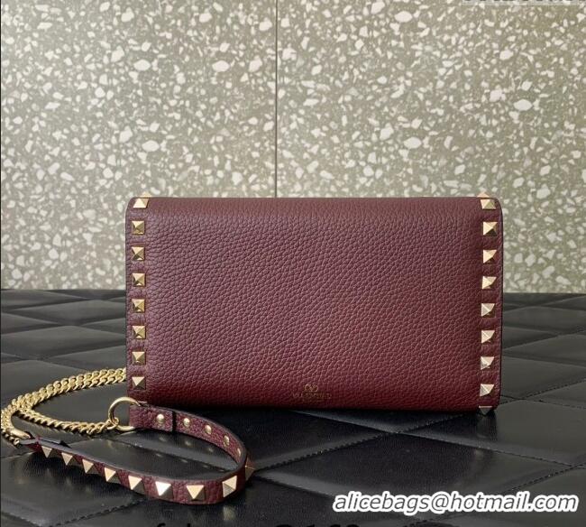 Good Looking Valentino Rockstud Wallet with Chain in Grainy Calfskin 059 Burgundy 2024
