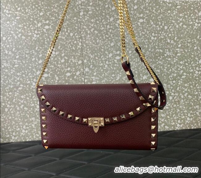 Good Looking Valentino Rockstud Wallet with Chain in Grainy Calfskin 059 Burgundy 2024