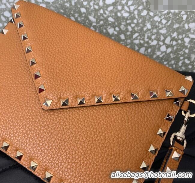 Top Grade Valentino Rockstud Grainy Calfskin pouch VLTN053 Brown 2024