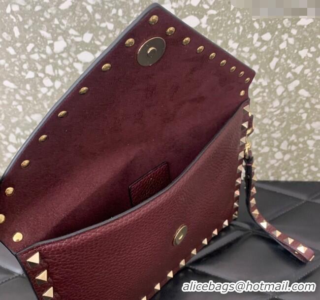 Luxurious Grade Valentino Rockstud Grainy Calfskin pouch VLTN053 Burgundy 2024
