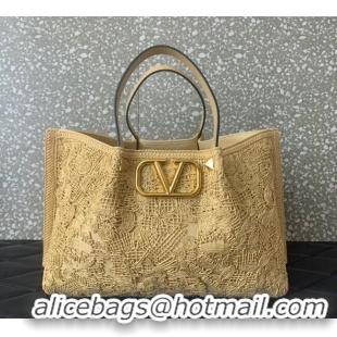 Unique Grade Valentino Medium VLogo Shopping Summer Tote bag in Lace-Effect Raffia Straw 0220L 2024