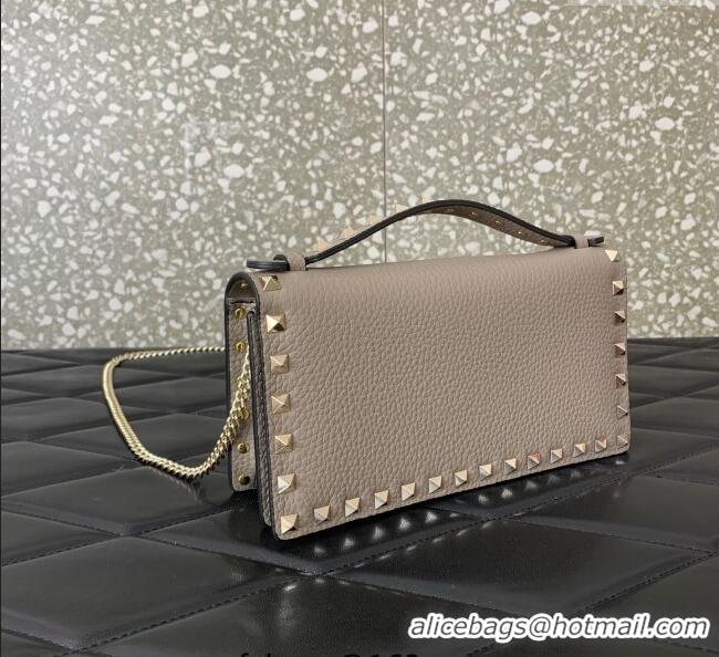 Famous Brand Valentino Rockstud Wallet with Chain in Grainy Calfskin VLTN098 Grey 2025