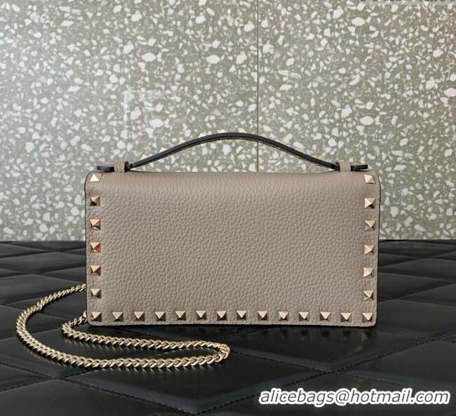Famous Brand Valentino Rockstud Wallet with Chain in Grainy Calfskin VLTN098 Grey 2025
