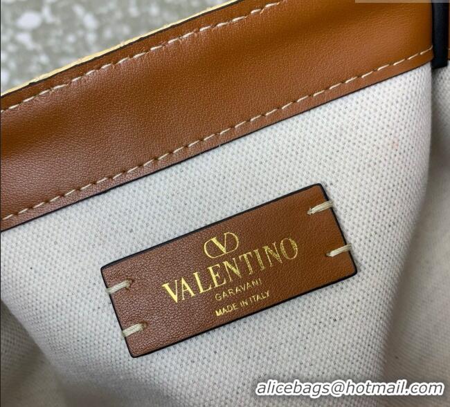 Promotional Valentino VLogo Signature Medium Shopping bag in raffia starw with floral embroidery 0880 Beige/Multicolor 2