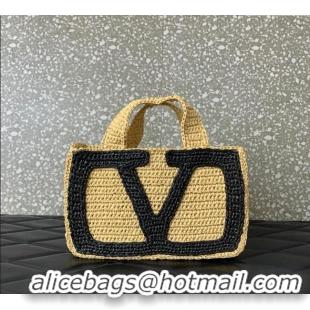 Trendy Design Valentino Viva Superstar Crochet Small Shopping Bag in Raffia Straw 0110S Beige/Black 2025