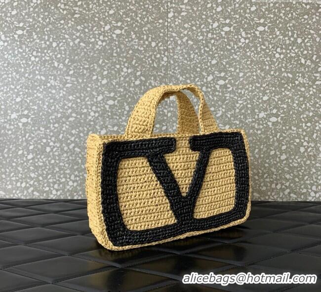 Trendy Design Valentino Viva Superstar Crochet Small Shopping Bag in Raffia Straw 0110S Beige/Black 2025
