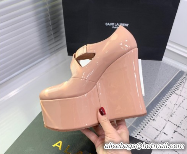 Top Grade Maison Alaia Criss Cross Wedge Pumps 14.5cm in Patent Calfskin Nude 0219007