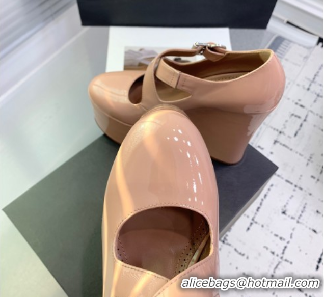 Top Grade Maison Alaia Criss Cross Wedge Pumps 14.5cm in Patent Calfskin Nude 0219007