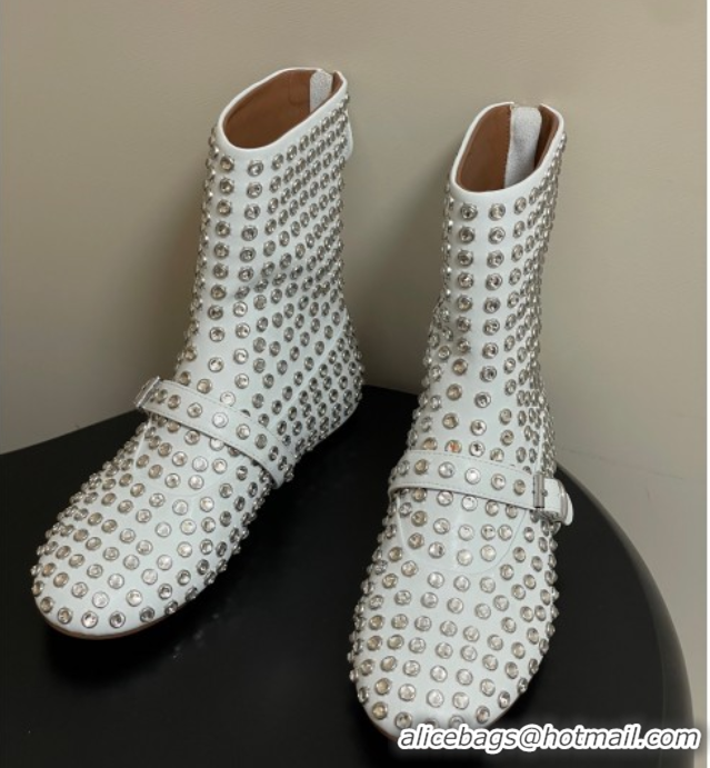 Shop Cheap Alaia Flat Ankled Boots in Leather and Strass with Buckle White 0827084