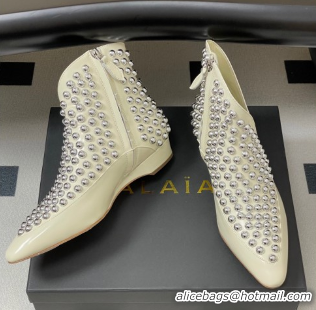 Grade Quality Alaia Wedge Heel Ankled Boots with Studs White 2025 AL070906 0827119