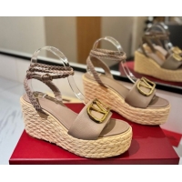 Unique Style Valentino VLogo Grainy Calfskin Wedge Sandals 9cm Dusty Beige 2025 VA082113 0821128