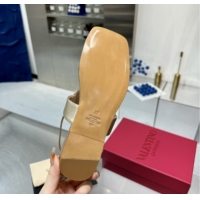 Purchase Valentino Vlogo Signature Flat Thong Sandals in Calfskin Gold 0902054