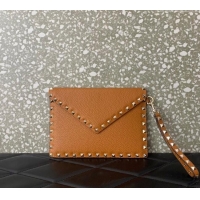 Top Grade Valentino Rockstud Grainy Calfskin pouch VLTN053 Brown 2024