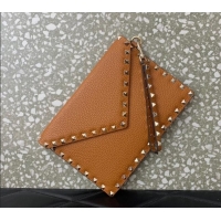 Top Grade Valentino Rockstud Grainy Calfskin pouch VLTN053 Brown 2024