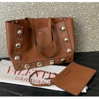 Super Quality Valentino Medium Nellcote Shopping Bag in Grainy Calfskin with Ball Studs 0076 Brown 2025