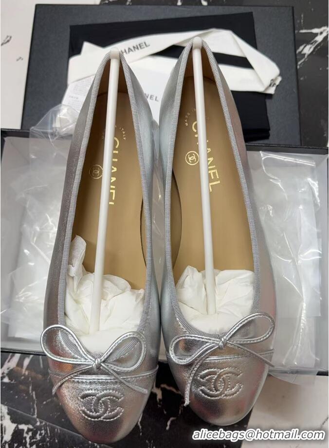 ​Shop Discount Chanel Metallic Leather CC Cap Toe Ballet Flats 67518 Silver