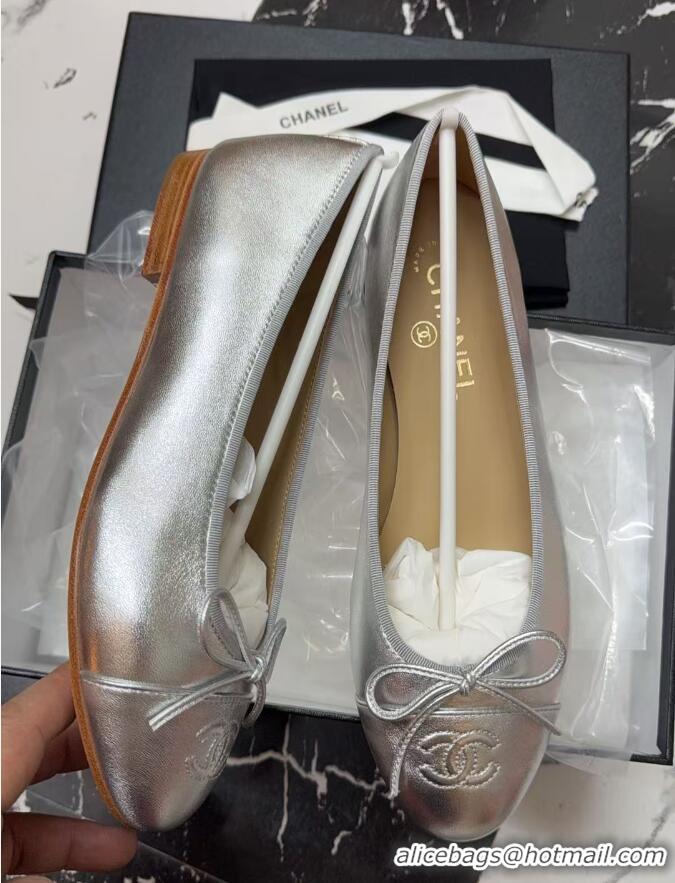 ​Shop Discount Chanel Metallic Leather CC Cap Toe Ballet Flats 67518 Silver