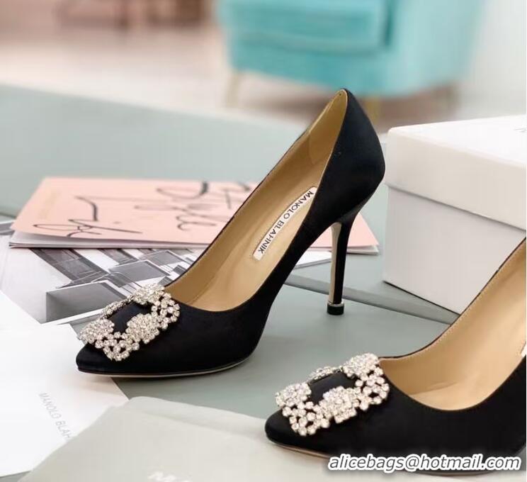 ​High Quality Manolo Blahnik Hangisi Satin Pumps 7cm with Silver Buckle 1225019 Black