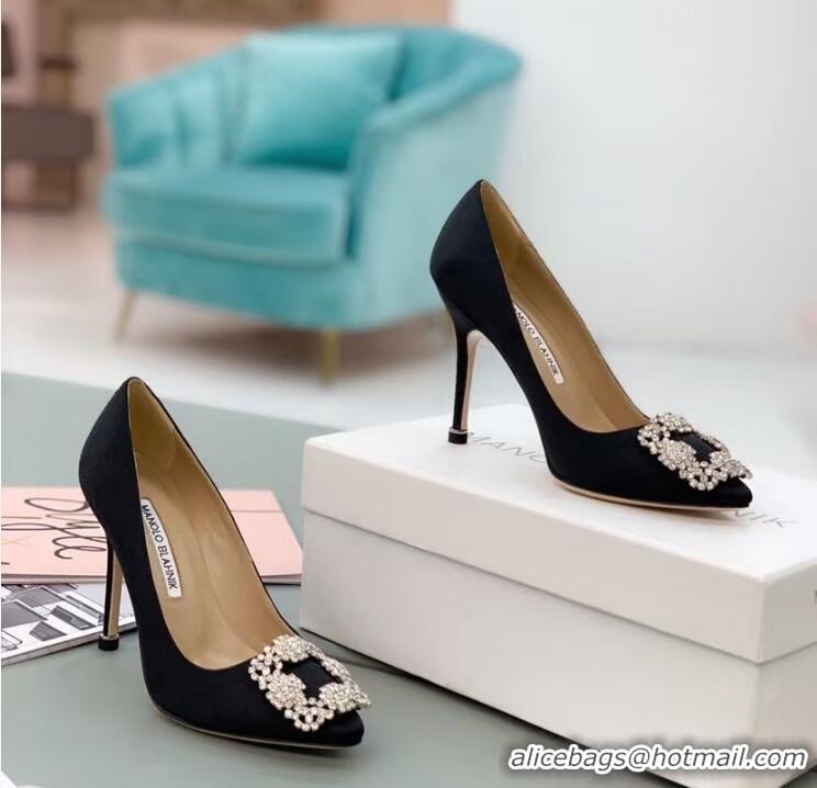 ​High Quality Manolo Blahnik Hangisi Satin Pumps 7cm with Silver Buckle 1225019 Black