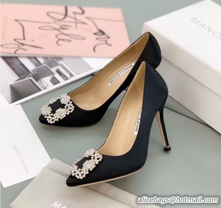 ​High Quality Manolo Blahnik Hangisi Satin Pumps 7cm with Silver Buckle 1225019 Black