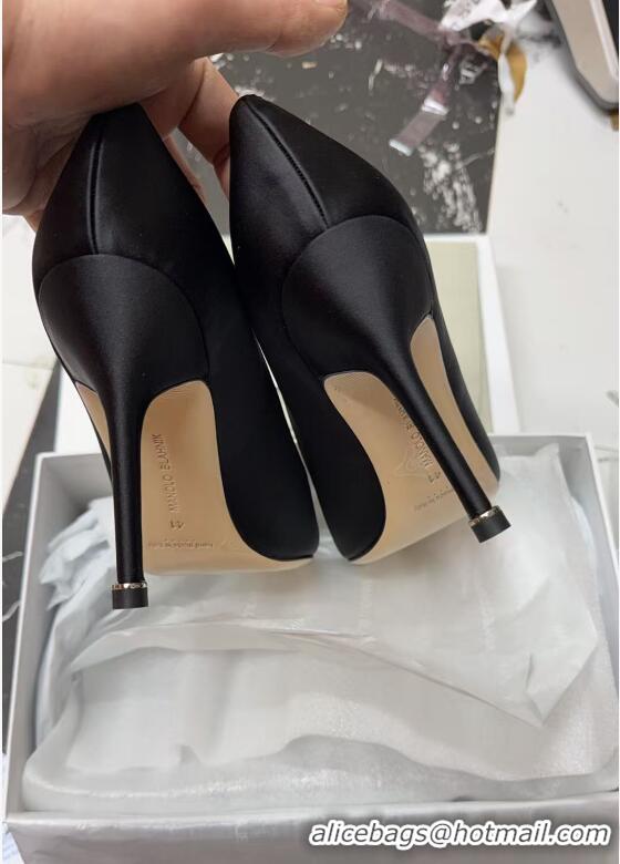 ​High Quality Manolo Blahnik Hangisi Satin Pumps 7cm with Silver Buckle 1225019 Black