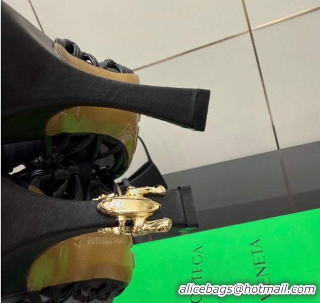 Purchase Bottega Veneta Riva Heel Mules 9cm in Woven Knotted Leather with Frog Charm Black 50823001