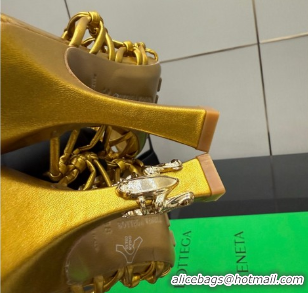 Sumptuous Bottega Veneta Riva Heel Mules 9cm in Woven Knotted Leather with Frog Charm Gold 0823006