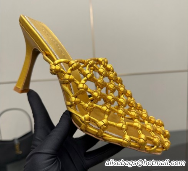 Sumptuous Bottega Veneta Riva Heel Mules 9cm in Woven Knotted Leather with Frog Charm Gold 0823006