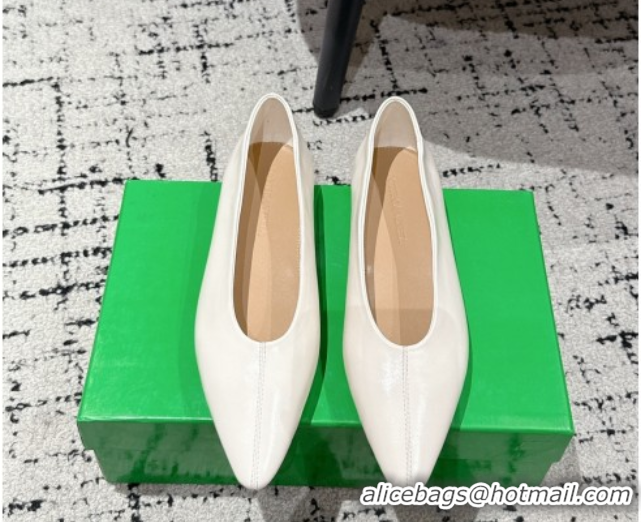 Purchase Bottega Veneta Sofia Ballerinas Flat in Shiny Calfskin Leather White 50823021
