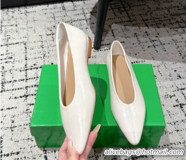 Purchase Bottega Veneta Sofia Ballerinas Flat in Shiny Calfskin Leather White 50823021