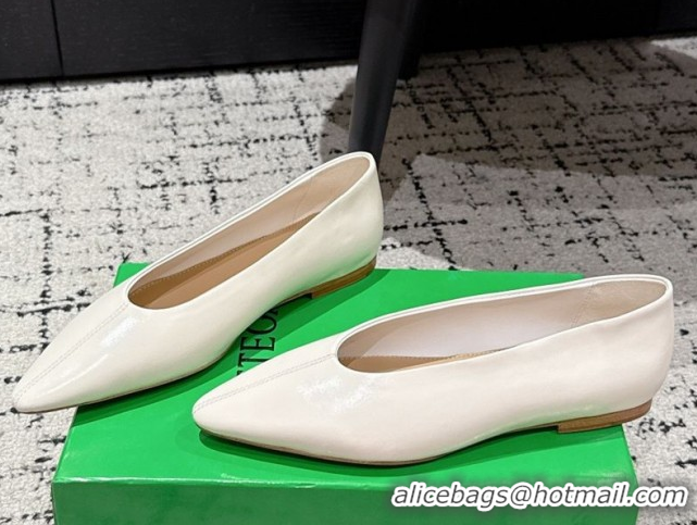 Purchase Bottega Veneta Sofia Ballerinas Flat in Shiny Calfskin Leather White 50823021