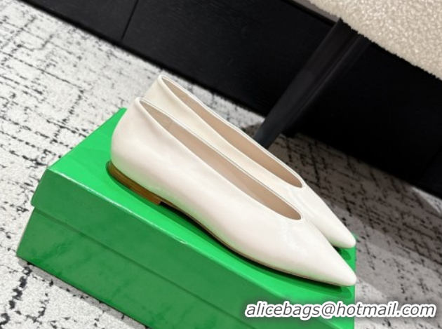 Purchase Bottega Veneta Sofia Ballerinas Flat in Shiny Calfskin Leather White 50823021