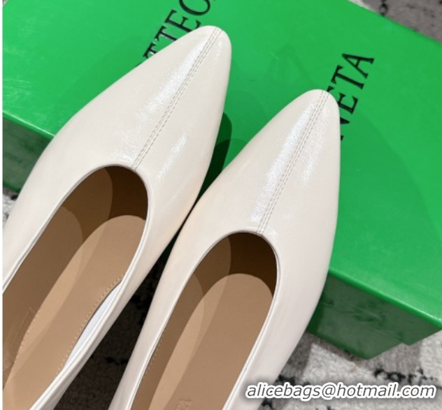 Purchase Bottega Veneta Sofia Ballerinas Flat in Shiny Calfskin Leather White 50823021