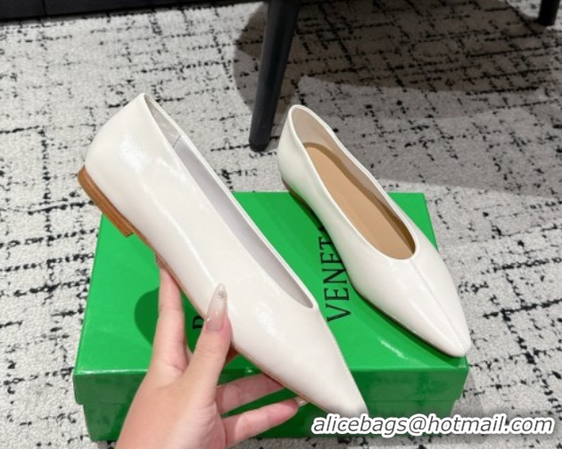 Purchase Bottega Veneta Sofia Ballerinas Flat in Shiny Calfskin Leather White 50823021