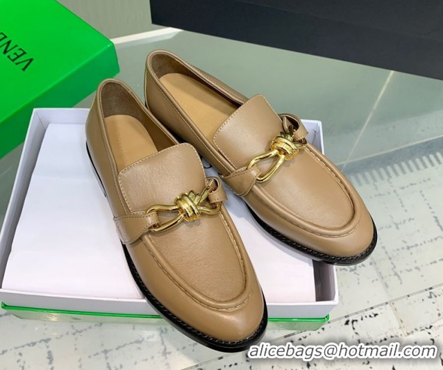 Sumptuous Bottega Veneta Astaire Loafers in Calfskin Leather with One-Tone Knot Beige 0823040