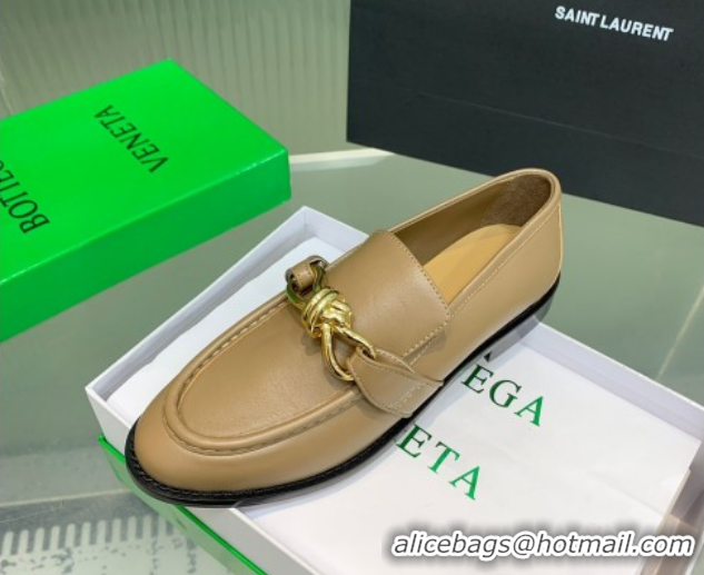 Sumptuous Bottega Veneta Astaire Loafers in Calfskin Leather with One-Tone Knot Beige 0823040
