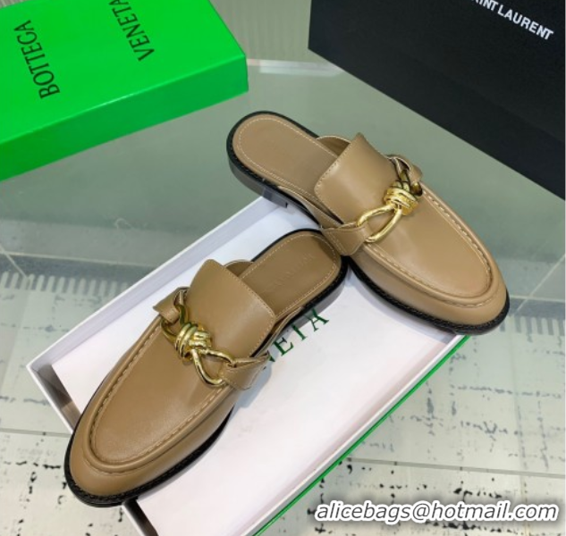 Good Quality Bottega Veneta Astaire Flat Mules in Calfskin Leather with Knot Beige/Gold 0823045