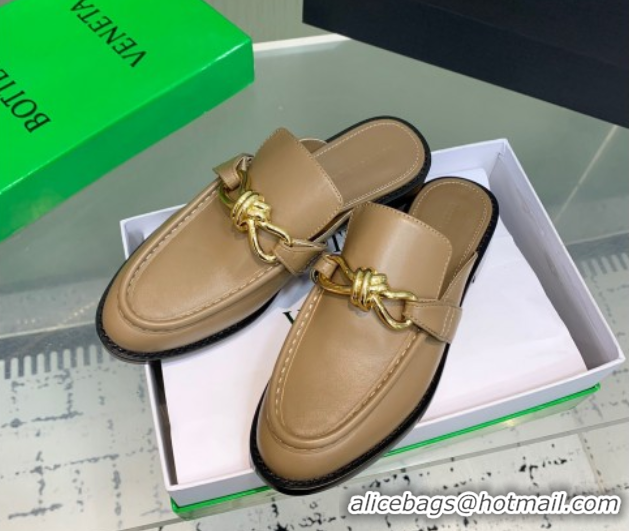 Good Quality Bottega Veneta Astaire Flat Mules in Calfskin Leather with Knot Beige/Gold 0823045