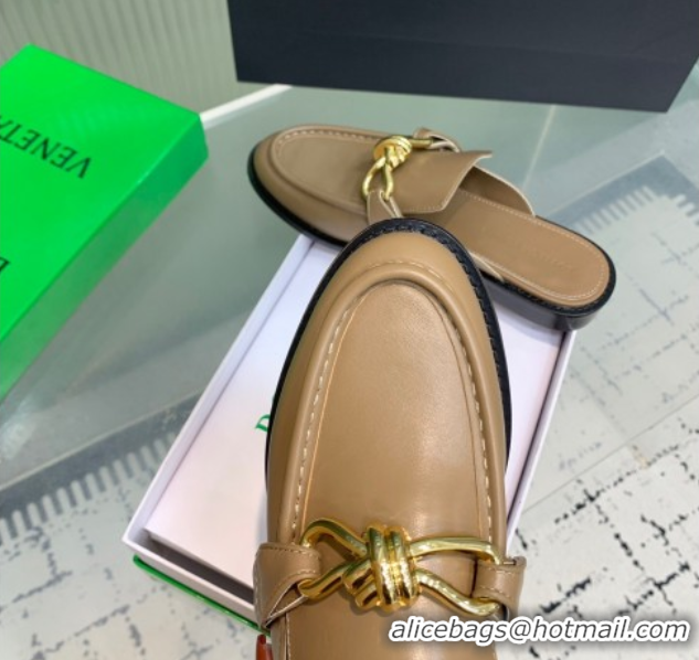 Good Quality Bottega Veneta Astaire Flat Mules in Calfskin Leather with Knot Beige/Gold 0823045
