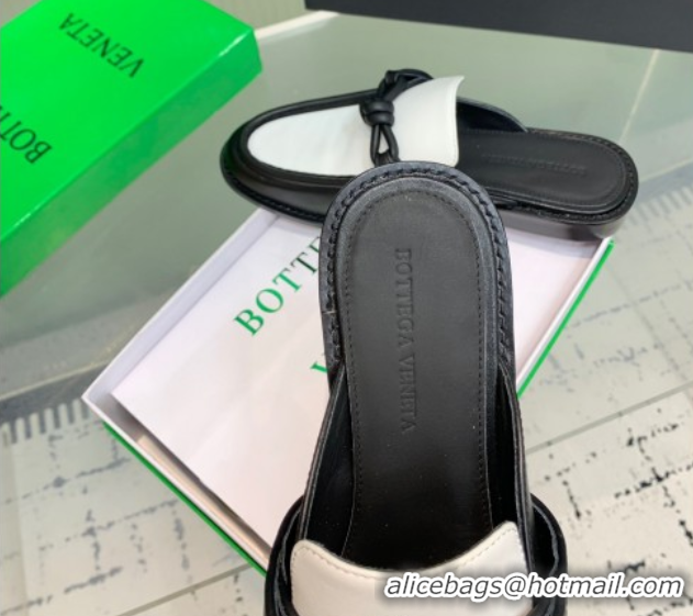 Stylish Bottega Veneta Astaire Flat Mules in Calfskin Leather with One-Tone Knot Black/White 0823048