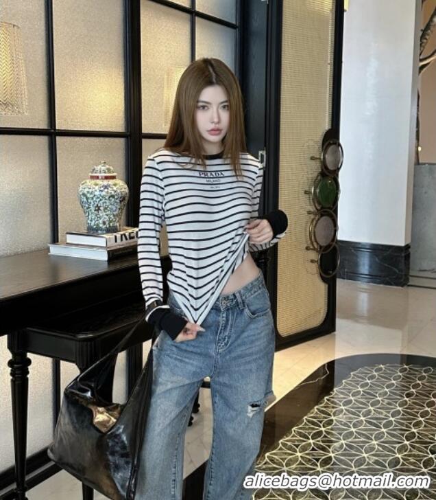 Buy Fashionable Prada T-shirt P82112 2025