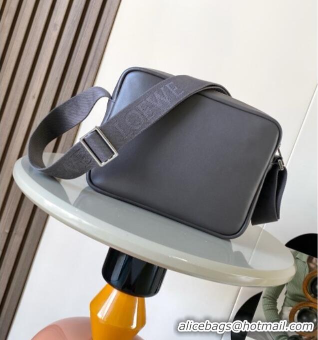 Modern Classic Loewe Medium Pebble messenger bag in smooth calfskin 9094 Grey 2025