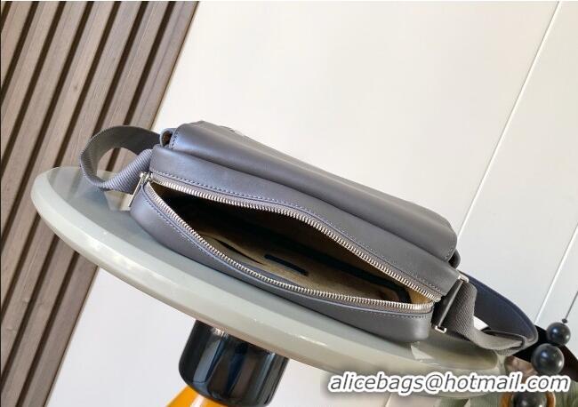 Modern Classic Loewe Medium Pebble messenger bag in smooth calfskin 9094 Grey 2025