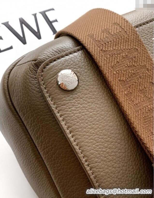 Big Discount Loewe Medium Pebble messenger bag in supple grained calfskin 9094 Moss Green 2025