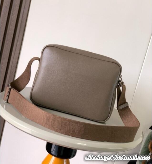 Big Discount Loewe Medium Pebble messenger bag in supple grained calfskin 9094 Moss Green 2025