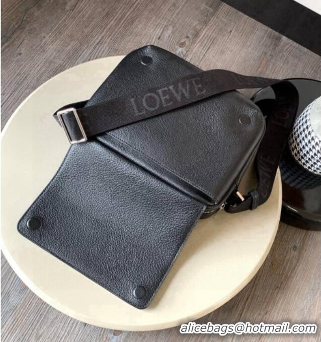 Buy Classic Loewe Medium Pebble messenger bag in supple grained calfskin 9094 Black 2025