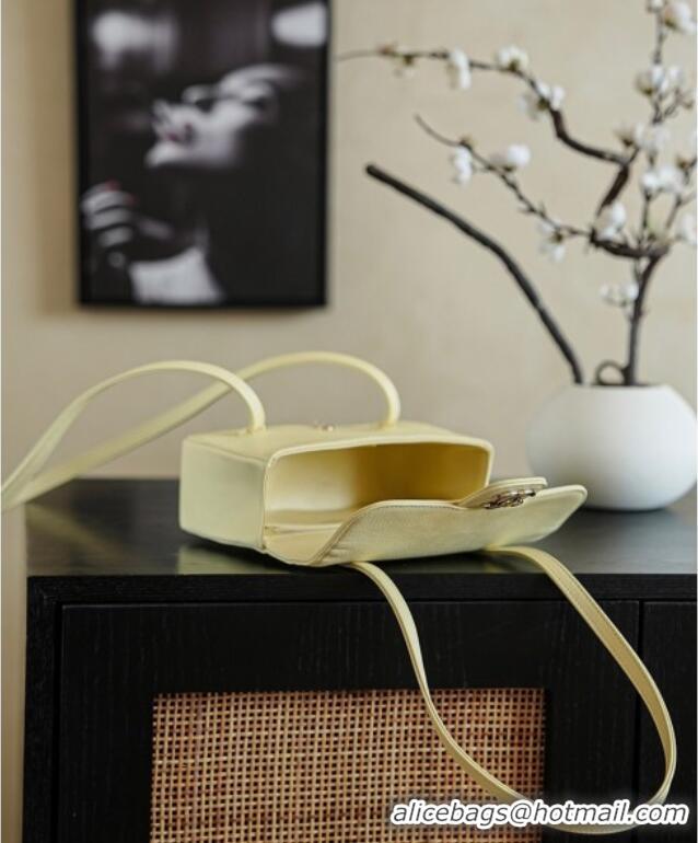 Luxury Discount Chanel Calfskin Leather Hobo Bag CH112703 Yellow 2025