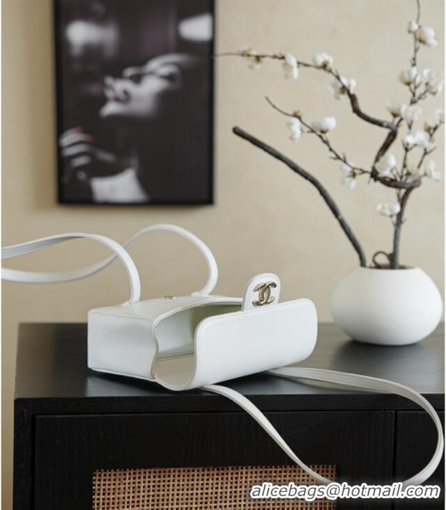 Good Taste Chanel Calfskin Leather Hobo Bag CH112703 White 2025