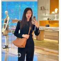 ​Best Price Louis Vuitton CarryAll PM Bag in Embossed Grained Cowhide Leather M11790 Cognac Brown 2025